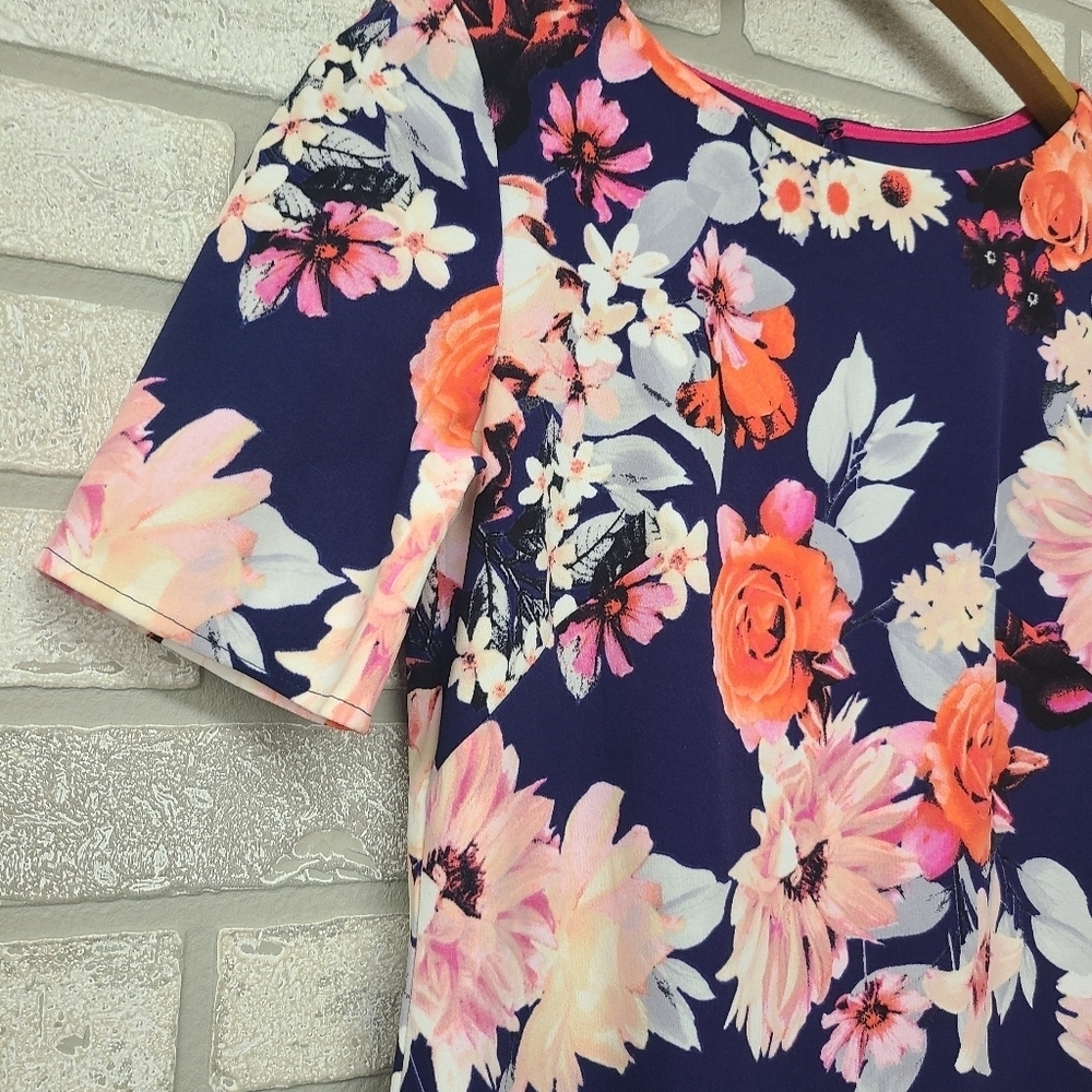 Eliza J Blue Pink Floral Short Sleeve Dress Size 4 - Picture 2 of 9